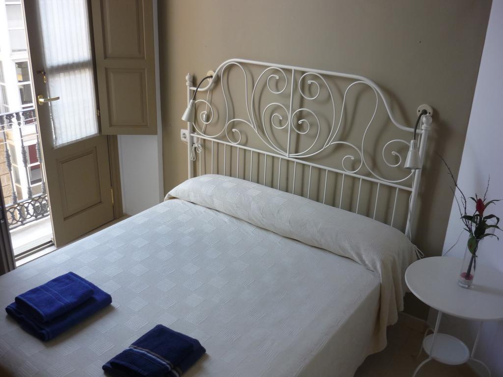 Malama Apartamentos Turisticos مالقة الغرفة الصورة